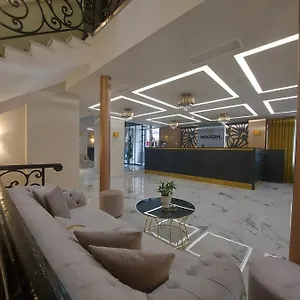 Modern Revival Luxury מלון