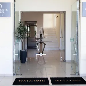 Gate Airport מלון